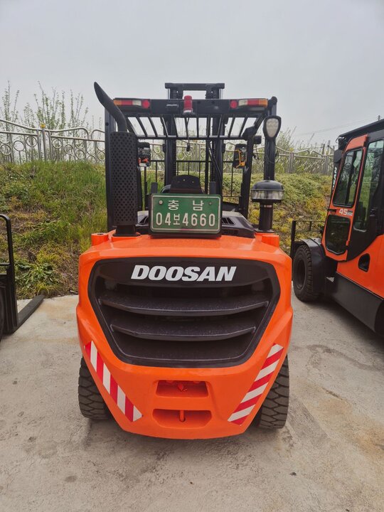 Doosan Forklift 4.5톤 (4.5톤) 앞좌측면