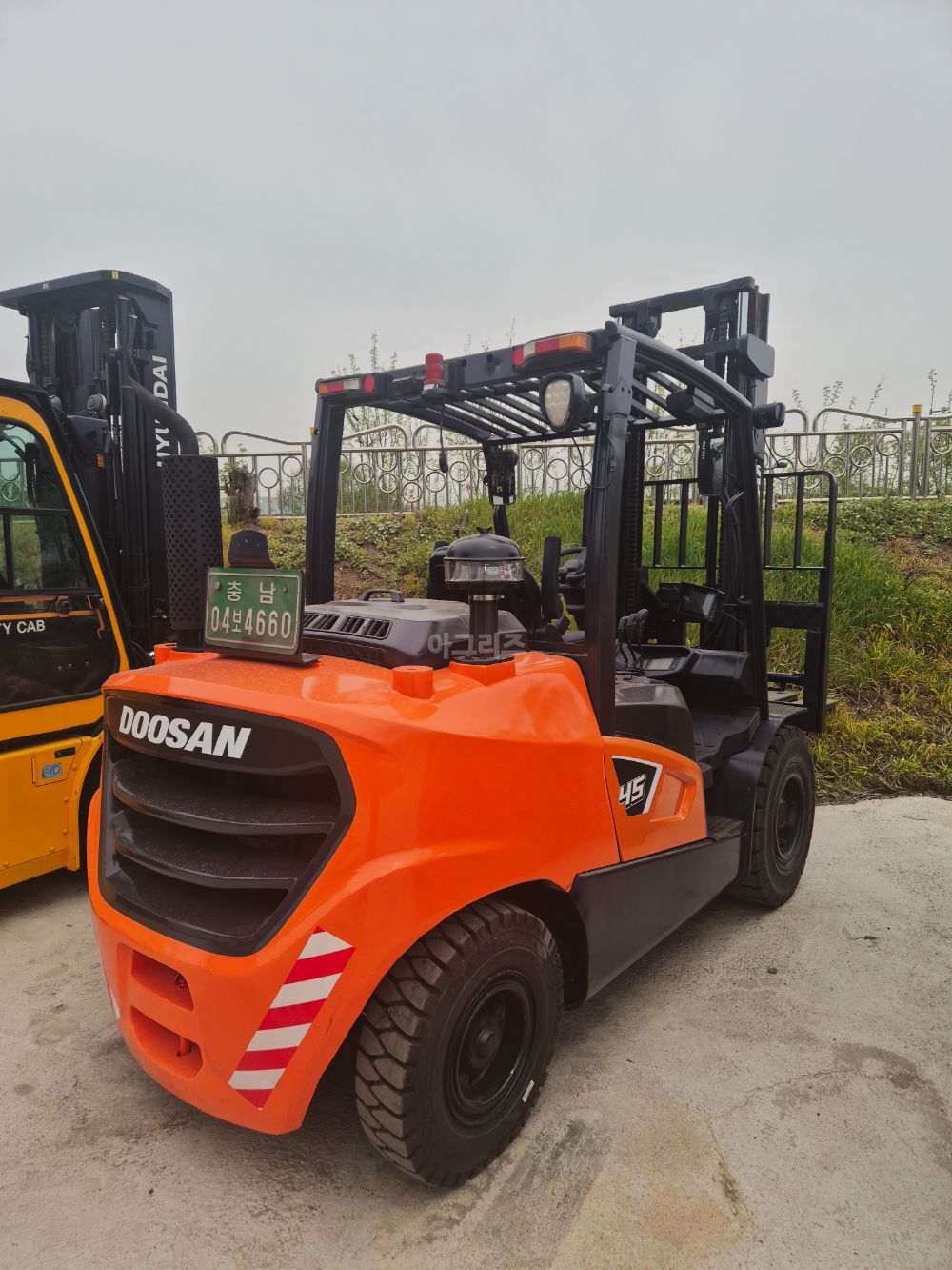 Doosan Forklift 4.5톤 (4.5톤) 뒤우측면