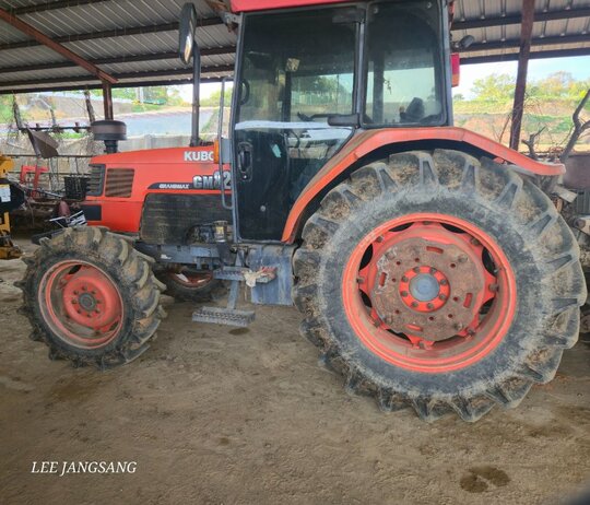 Kubota Tractor GM82 (82hp) 앞좌측면