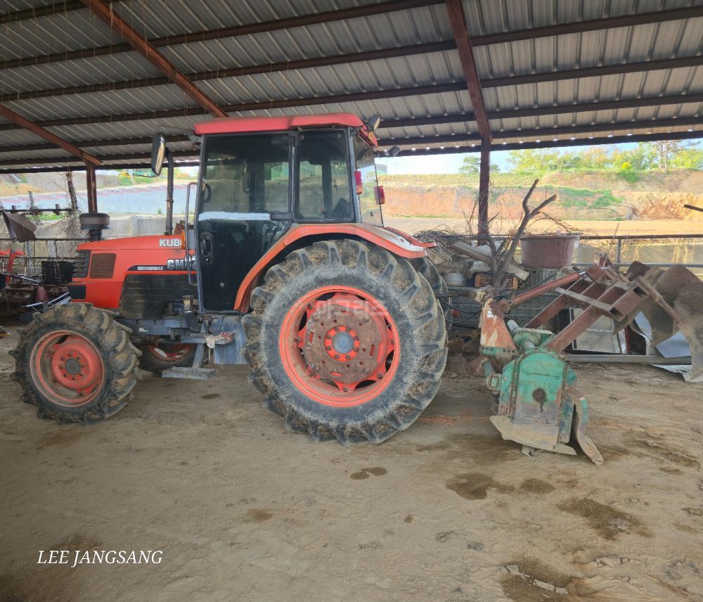 Kubota Tractor GM82 (82hp) 뒤우측면