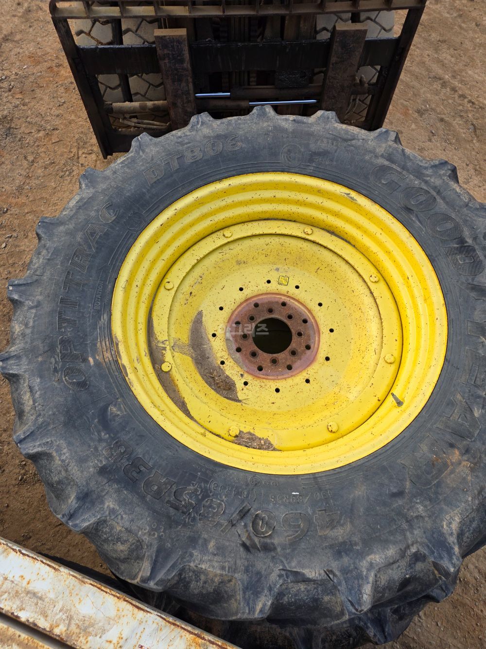 JohnDeere Tractor 6125R (125hp) 뒤우측면