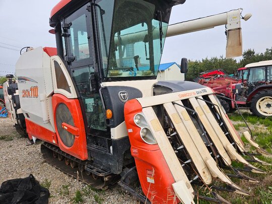 대동 콤바인 DXM110GC (6조식) 앞좌측면