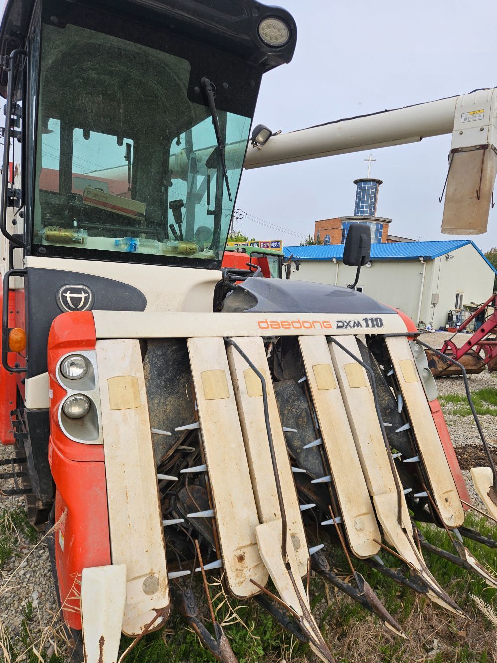 대동 콤바인 DXM110GC (6조식) 뒤우측면