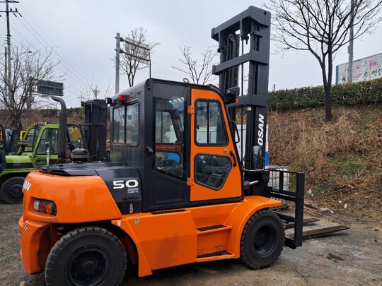 Doosan Forklift D50S (5.0톤) 앞좌측면