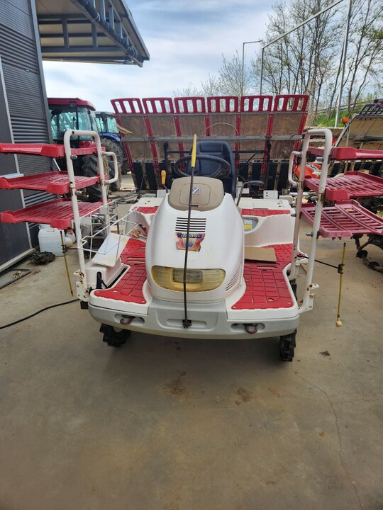 얀마 이앙기 VP6 (6조식) 앞좌측면