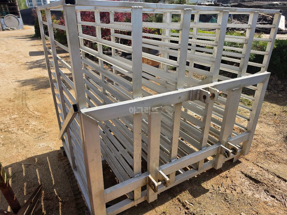  트랙터용 운반기 120장 모판 운송  뒤우측면