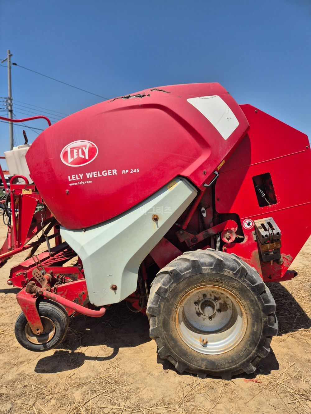 웰거 원형베일러 RP245 뒤우측면