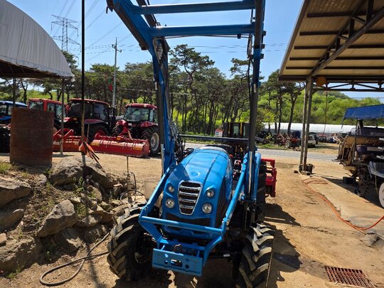 LS Tractor XR4155 (55.7hp) 앞좌측면