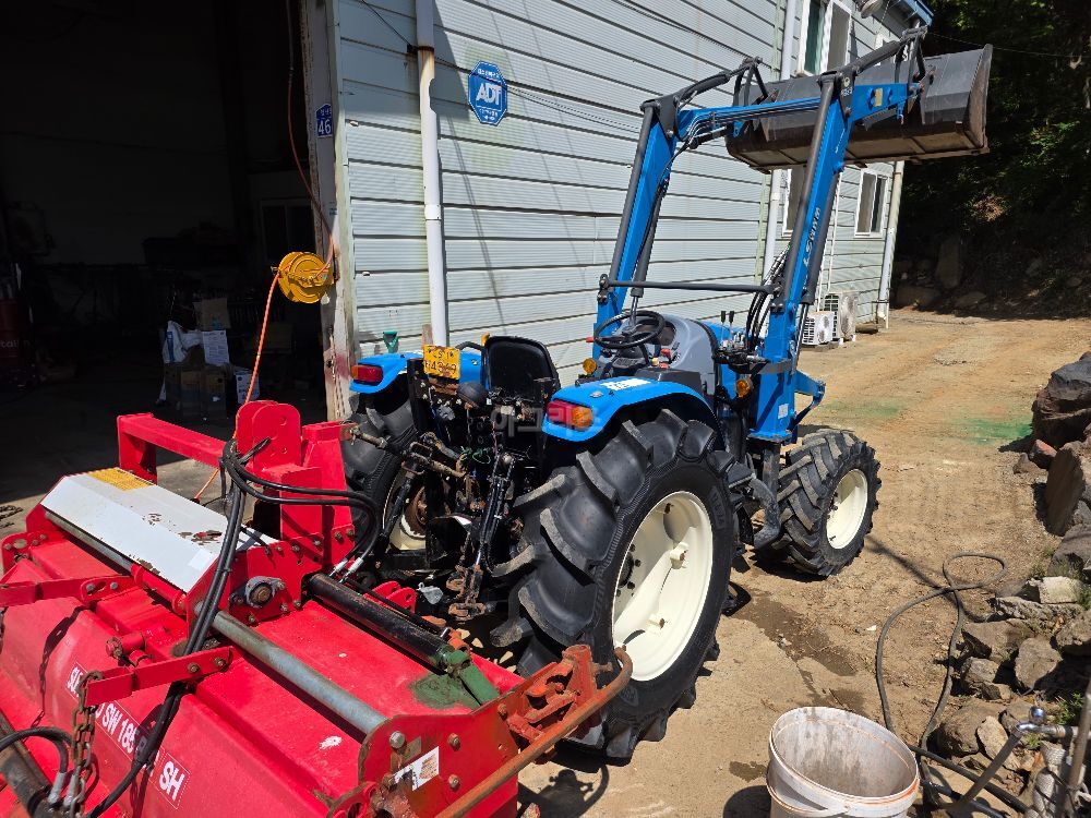 LS Tractor XR4155 (55.7hp) 뒤우측면