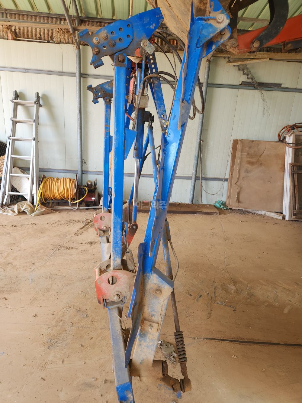 Daedong Tractor K500 (60hp) 뒤우측면