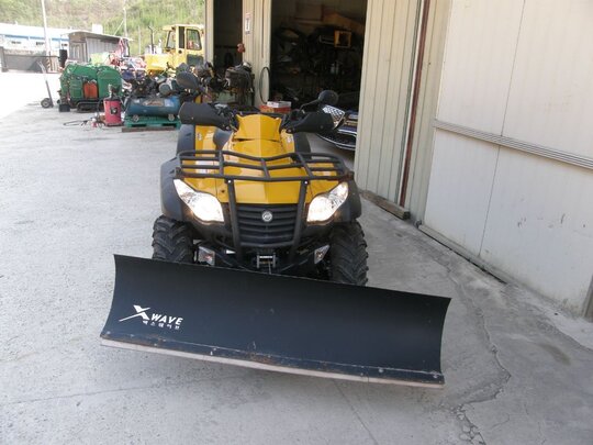  4륜바이크 제설기장착 4륜바이크 제설기장착  앞좌측면
