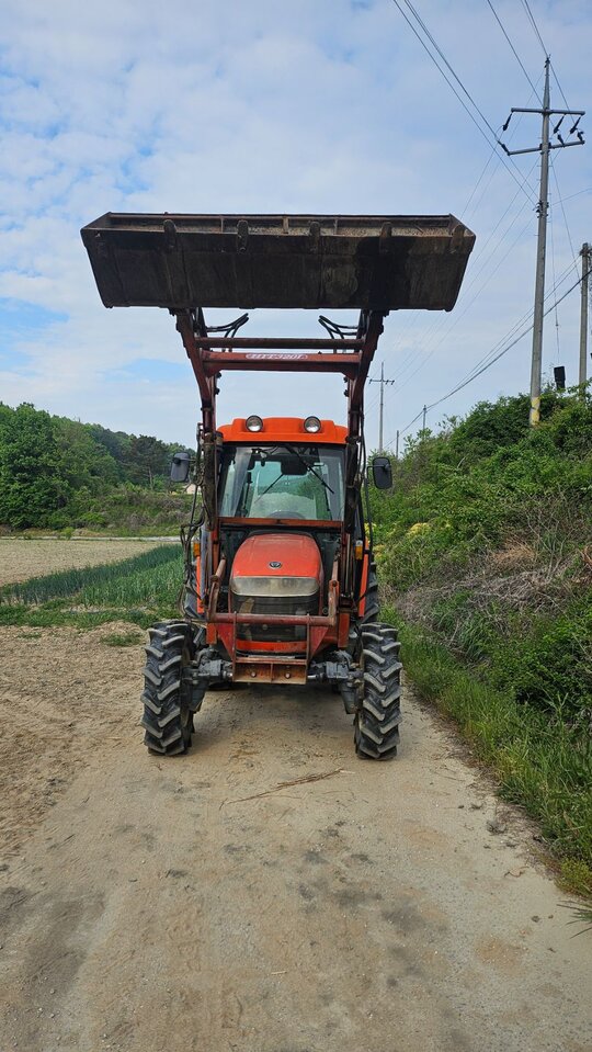 대동 트랙터 D500 (50마력) 앞좌측면