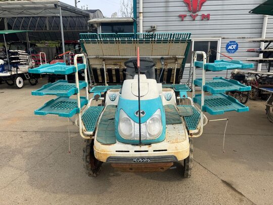 Kubota Rice transplanter SPU65F (6Rows) 앞좌측면