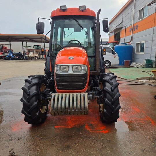 Daedong Tractor TS70 (68hp) 앞좌측면