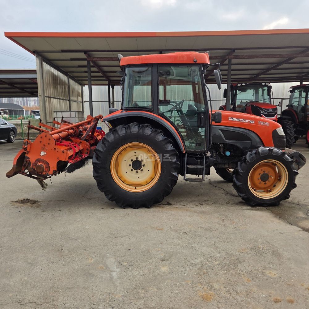 Daedong Tractor TS70 (68hp) 뒤우측면