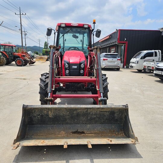 TYM Tractor T653 (65hp) 앞좌측면
