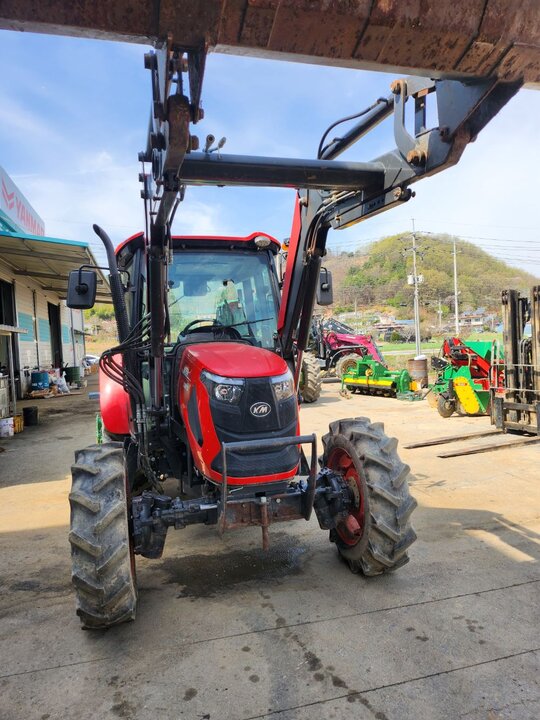 Kukje Tractor LUXEN750 (75hp) 앞좌측면