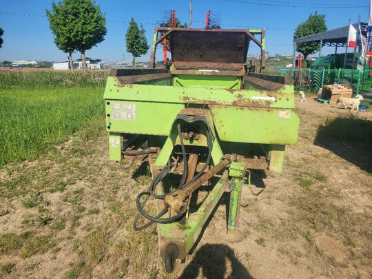  Manure Spreader AMS4200  앞좌측면