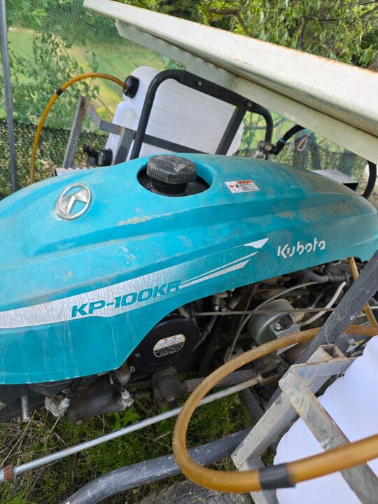 구보다 구보다반자동이식기KP-100KR KP-100KR 앞좌측면