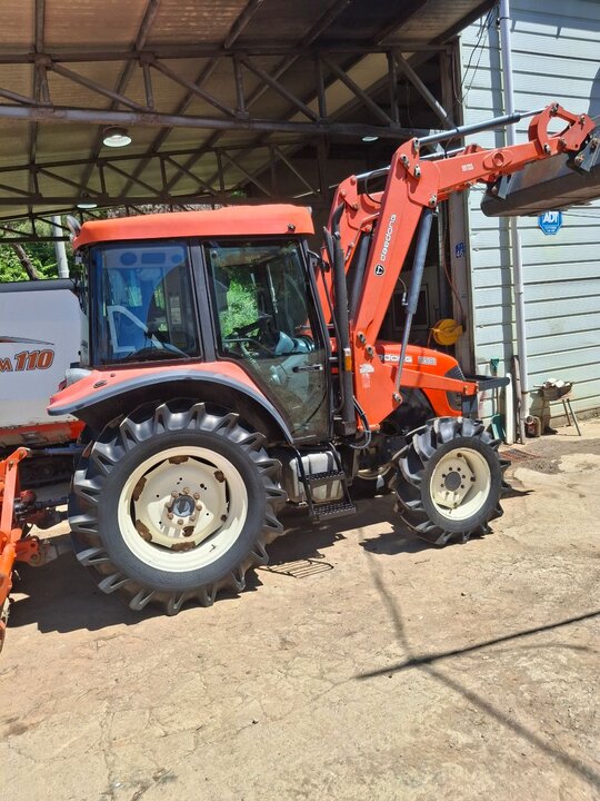 Daedong Tractor D581 (58hp) 앞좌측면