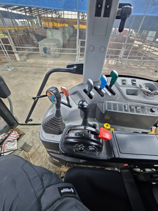 대동 트랙터 PX800 (80마력) 앞좌측면