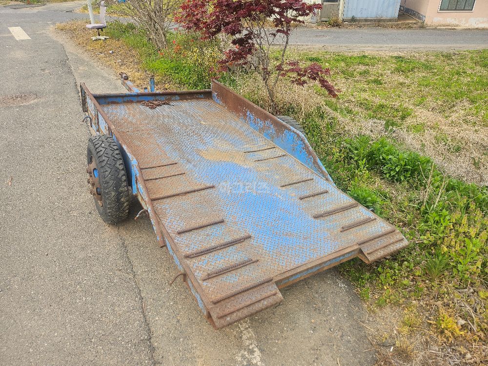  트레일러 트레일러 뒤우측면