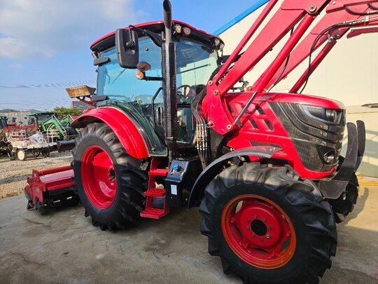 TYM 트랙터 K110E (111마력) 앞좌측면
