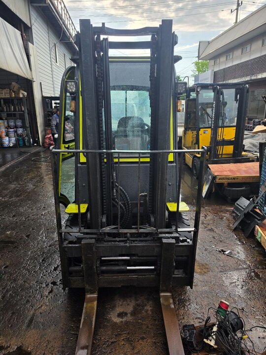 Clark Forklift GTS25DE (2.5톤) 앞좌측면