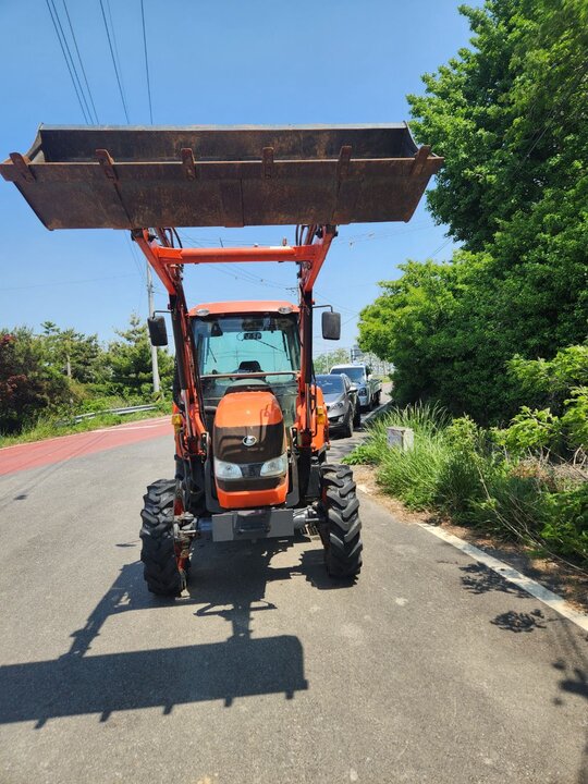 Kubota Tractor MZ553 (55hp) 앞좌측면