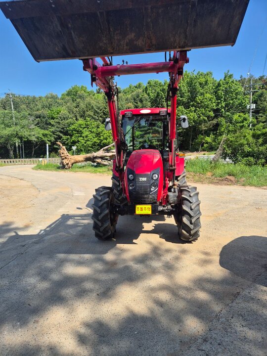 TYM 트랙터 T553 (55마력) 앞좌측면