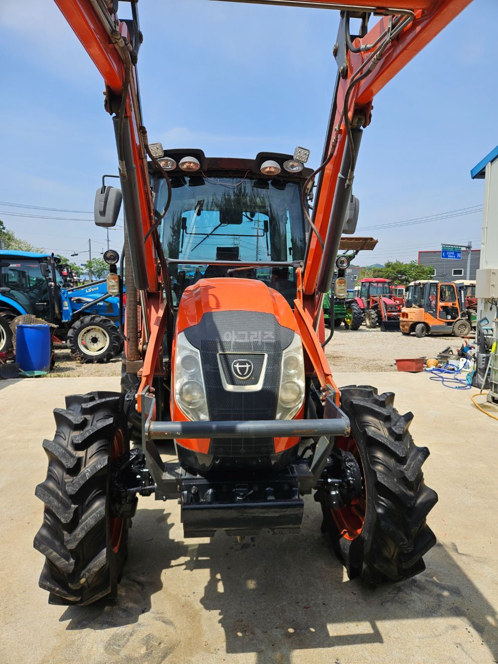 대동 트랙터 PX800 (80마력) 뒤우측면