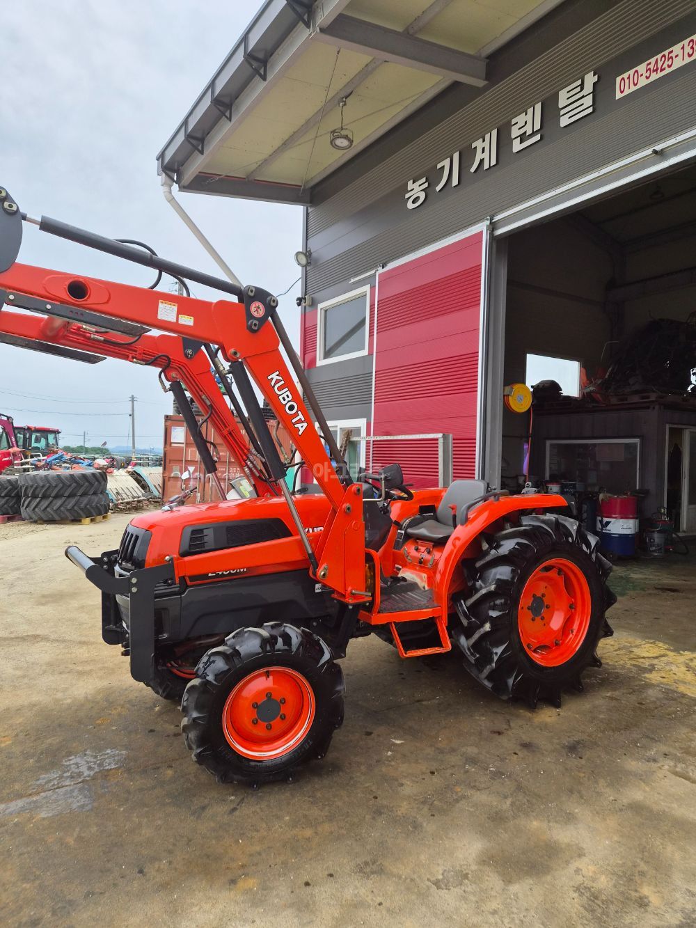 Kubota Tractor L430 (42hp) 뒤우측면