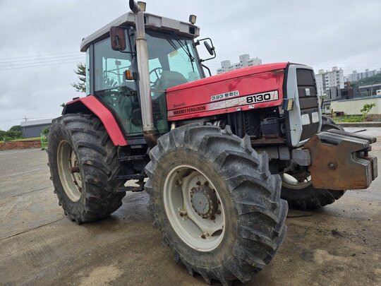 아세아 트랙터 MF-8130 (155마력) 앞좌측면