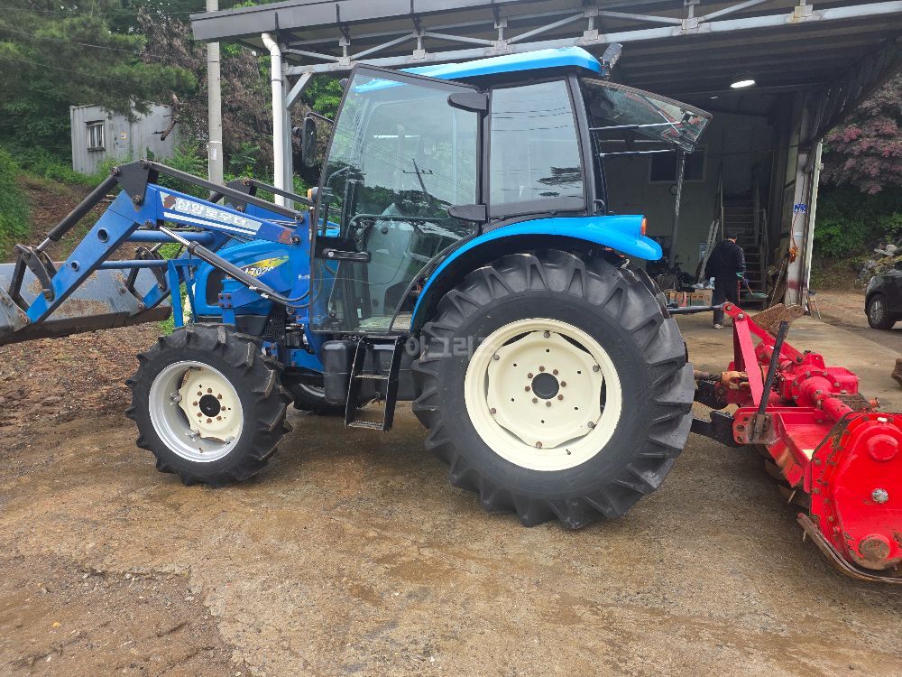 LS 트랙터 L7020 (75마력) 뒤우측면