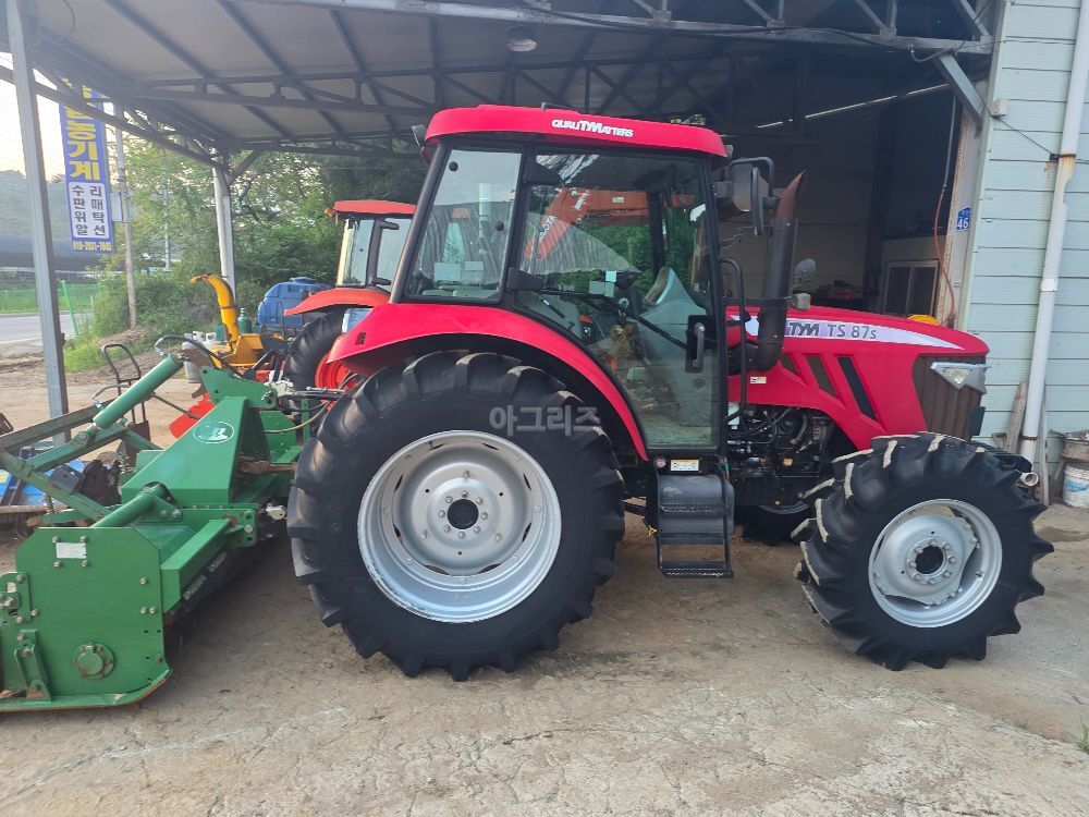 TYM Tractor TS87 (86hp) 뒤우측면