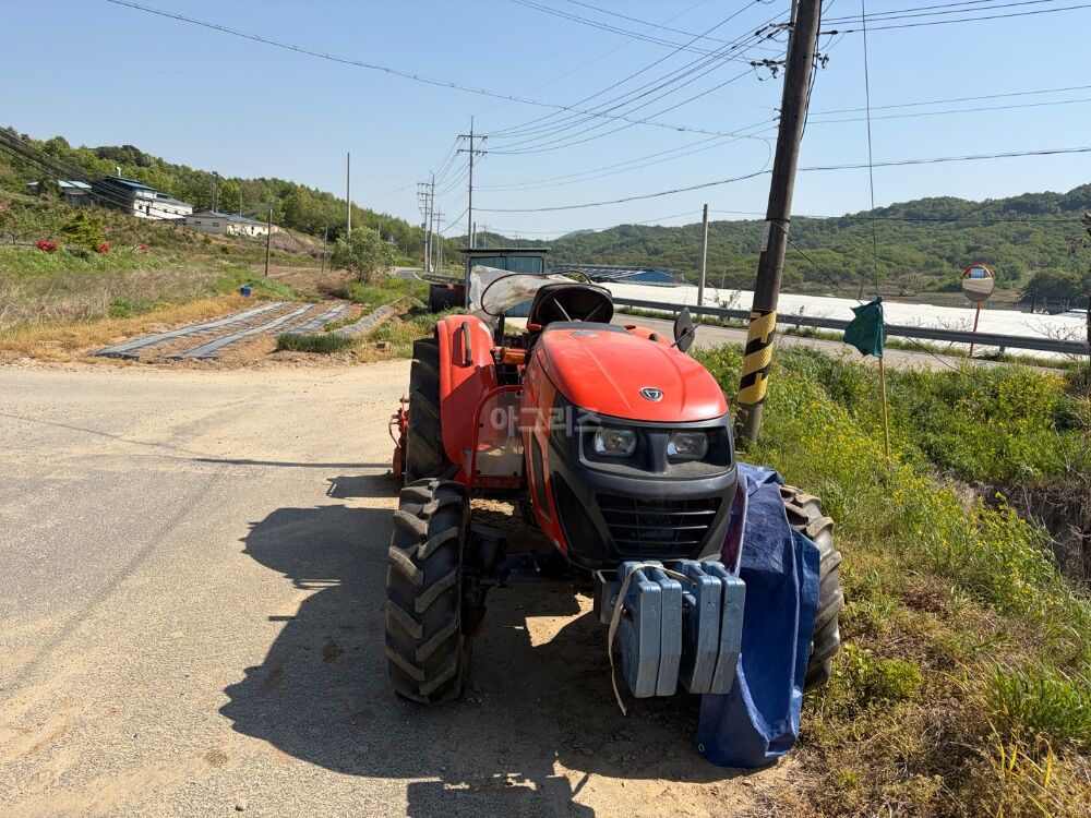 대동 트랙터 LX485L (48마력) 뒤우측면