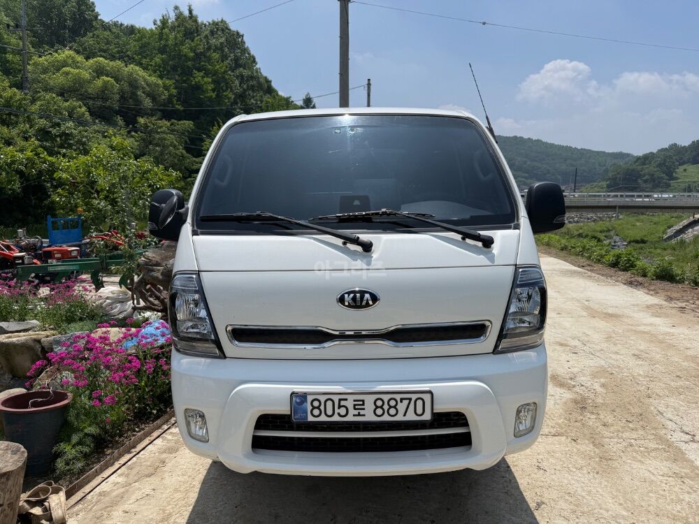 기아 더뉴봉고3 4륜 킹캡 4륜 복륜 뒤우측면