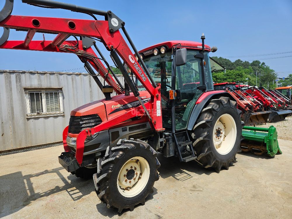 얀마 트랙터 EG782 (82마력) 뒤우측면