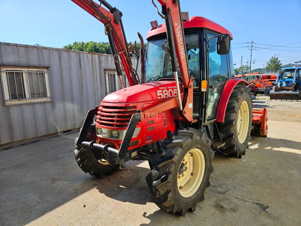Kukje Tractor 5805 (58hp) 뒤우측면