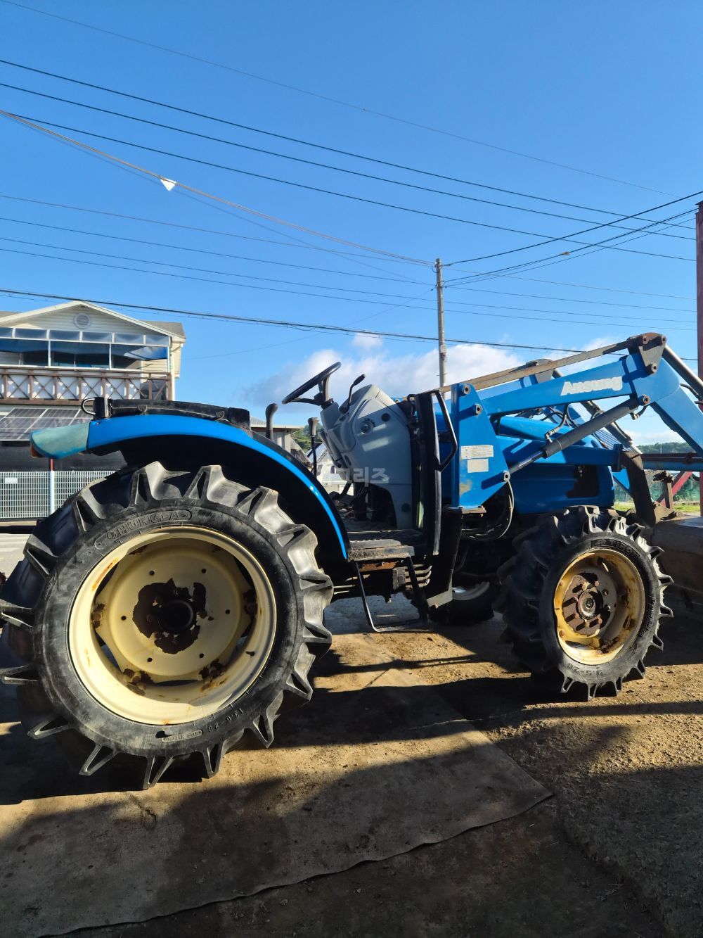 LS Tractor U47 (47hp) 뒤우측면
