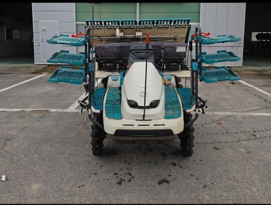Kubota Rice transplanter KEP67FRS (6Rows) 앞좌측면