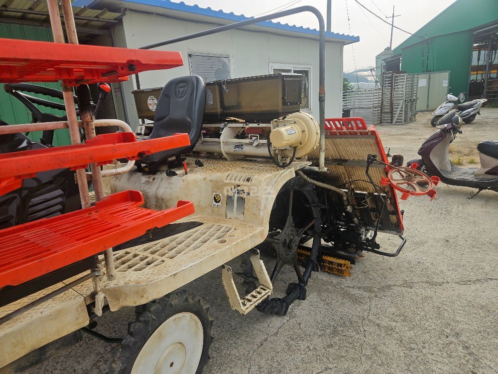 Daedong Rice transplanter ERP60D (6Rows) 뒤우측면