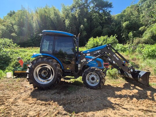 LS Tractor XU6168 (68.9hp) 앞좌측면