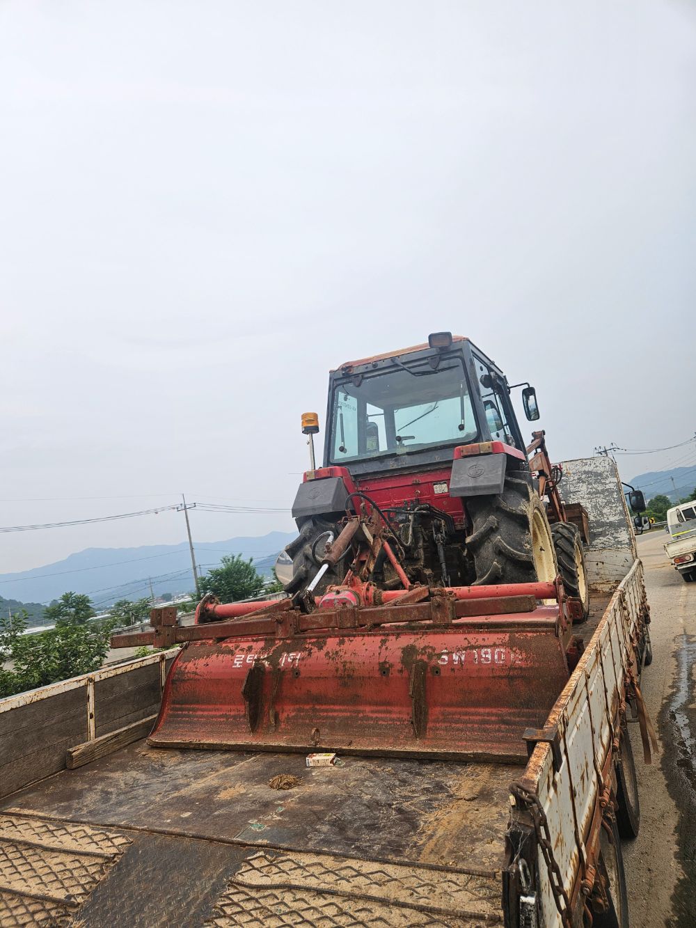 LS Tractor LT530D (51hp) 뒤우측면