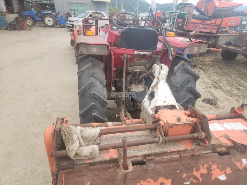 Kukje Tractor KTE230 (25hp) 뒤우측면