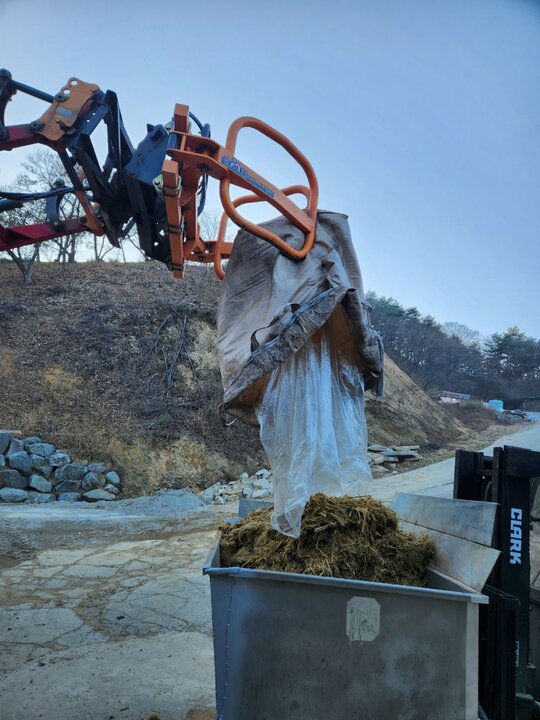 송현 회전집게 회전집게 앞좌측면