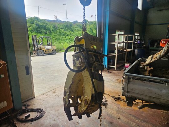  Excavator 회전돌집게 (5톤) 앞좌측면