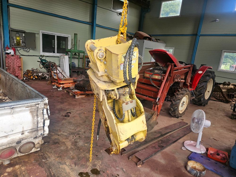  Excavator 회전돌집게 (5톤) 뒤우측면