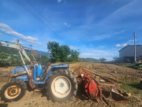 TYM 트랙터 TA4640 (46마력) 앞좌측면