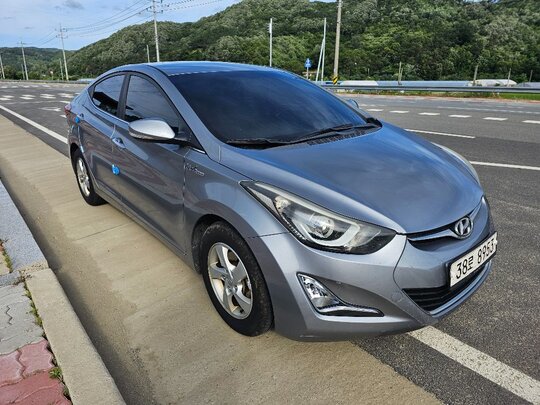 Hyundai 아반떼 md 디젤 Md16  앞좌측면